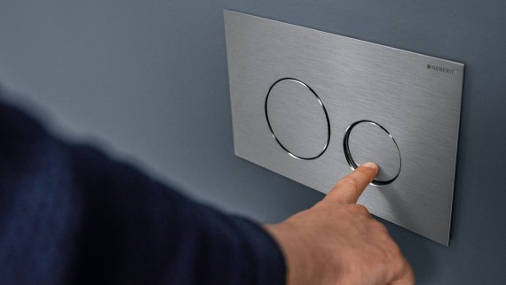 Buton elegant shkarkimi tualeti nga gama Geberit Sigma40 Buton elegant shkarkimi tualeti nga gama Geberit Sigma40