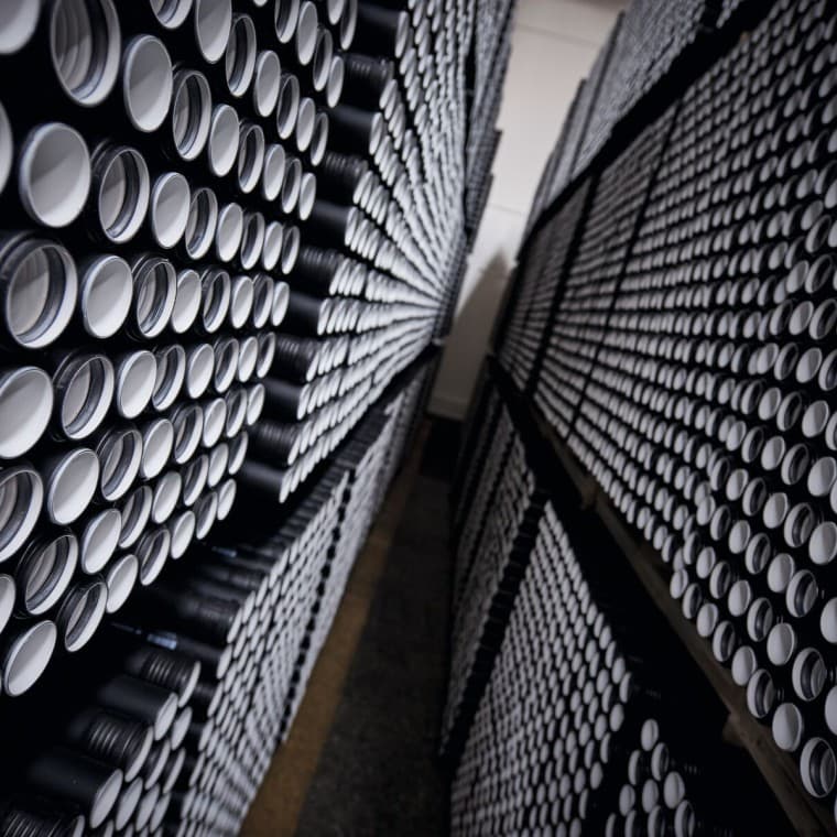 Tuba të vendosur vertikalisht Geberit Silent-Pro Tuba të vendosur vertikalisht Geberit Silent-Pro