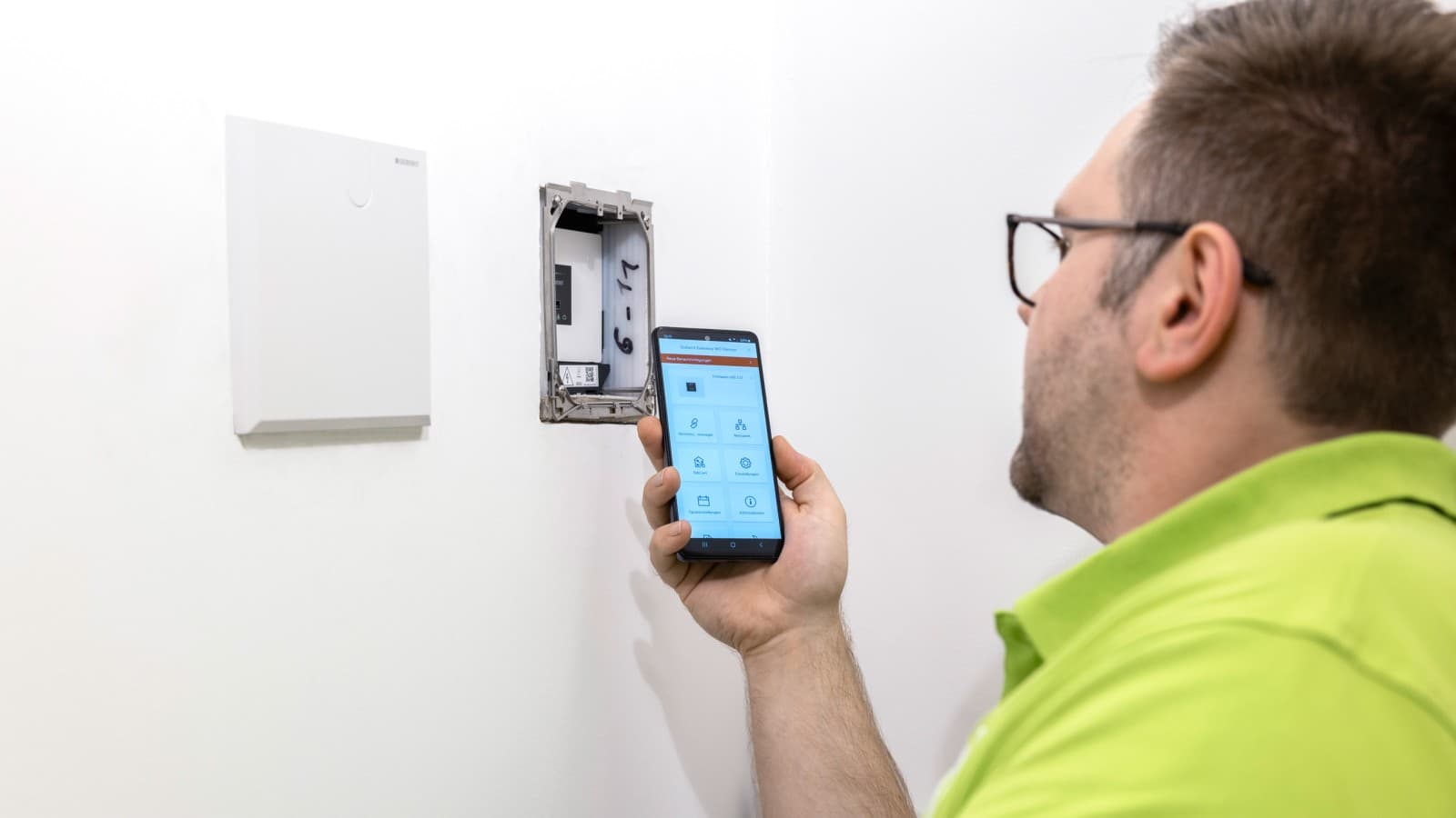 Kontrolli i Geberit Gateway përmes aplikacionit Geberit Control Kontrolli i Geberit Gateway përmes aplikacionit Geberit Control