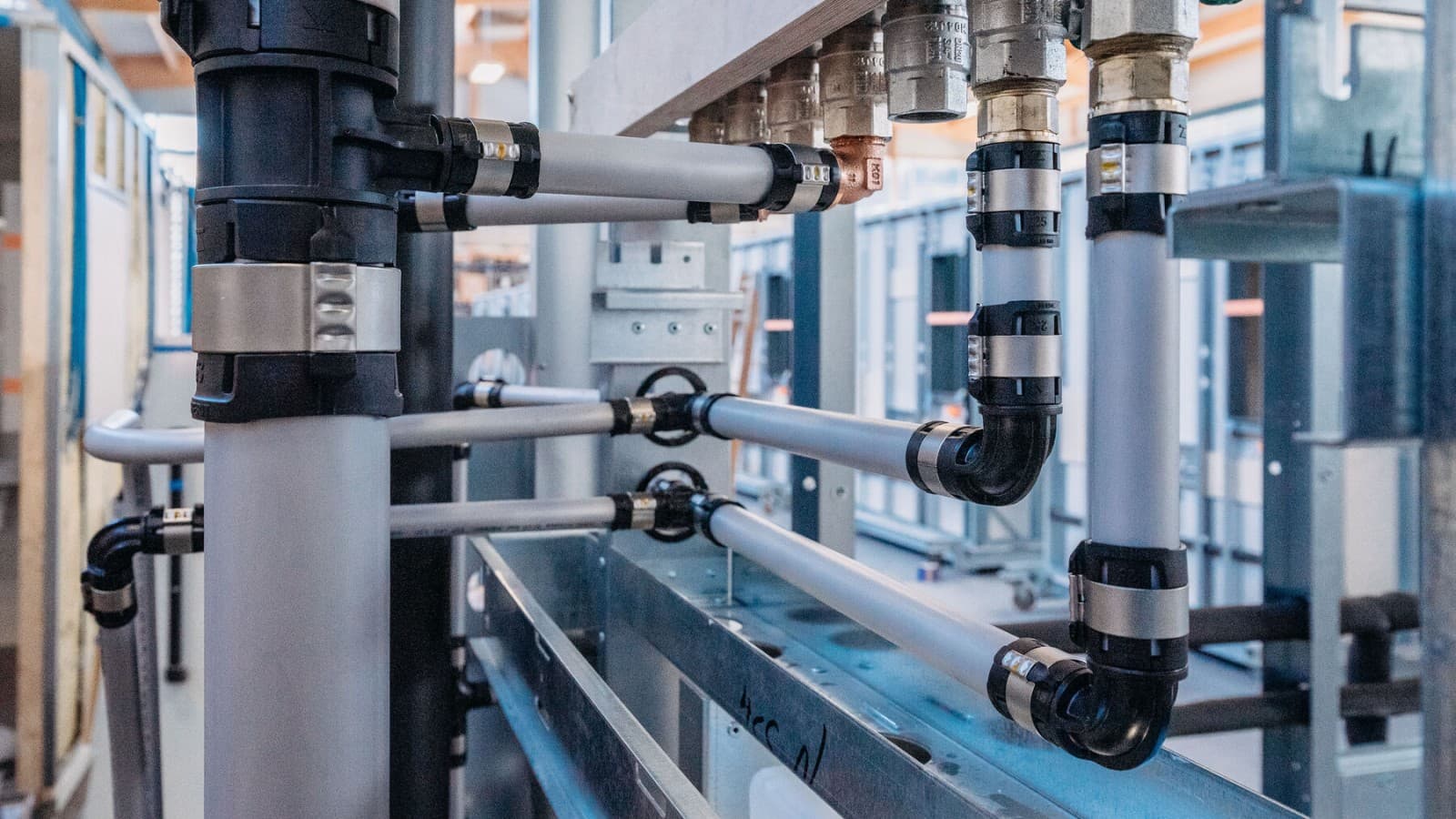 Gjatë presimit, treguesi i presimit shkëputet, kështu që lidhjet e presuara janë të dukshme në mënyrë të qartë. Gjatë presimit, treguesi i presimit shkëputet, kështu që lidhjet e presuara janë të dukshme në mënyrë të qartë.